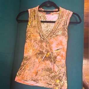 Lovely floral print sleeveless shirt